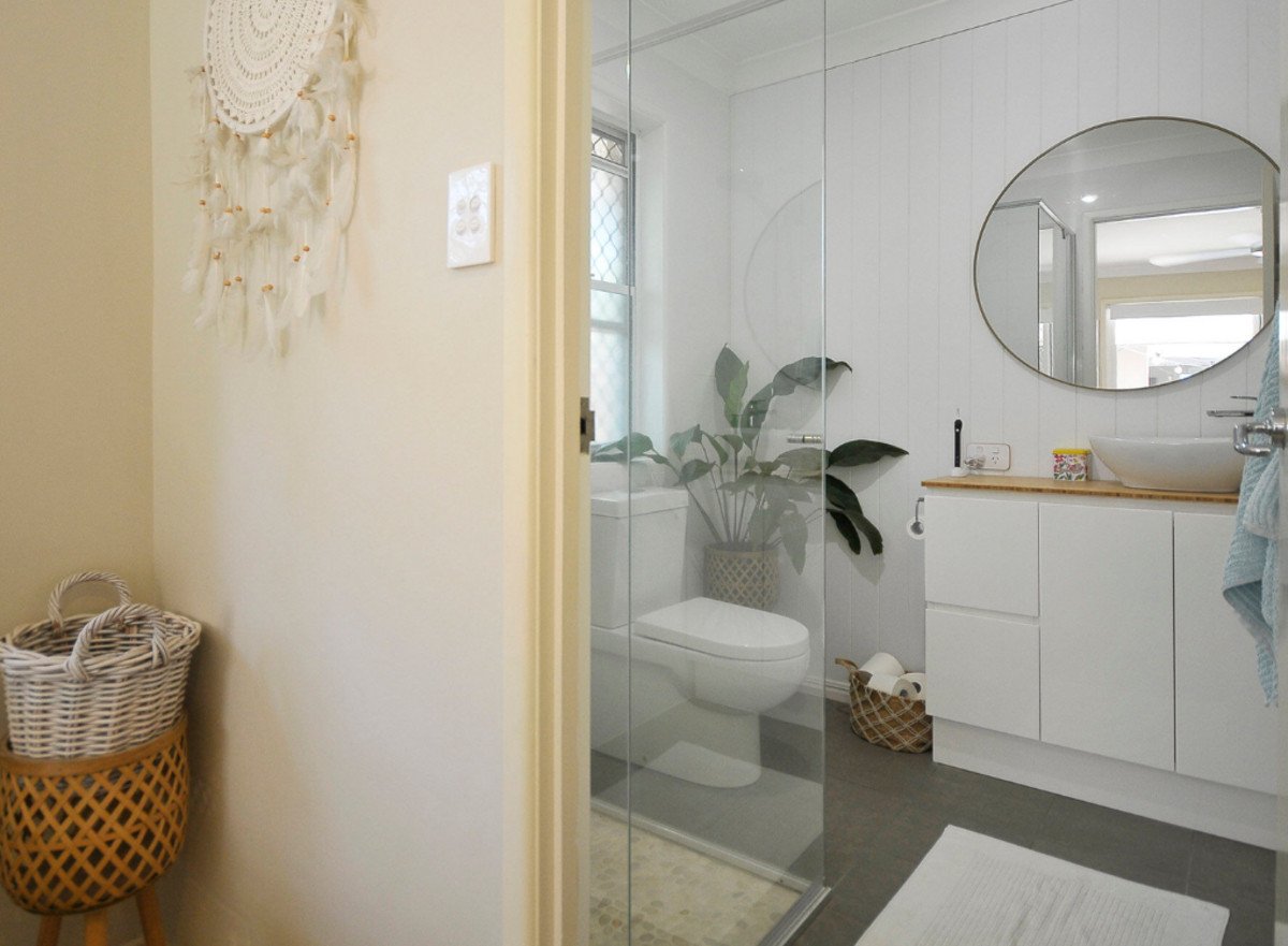 7 Seville Circuit BURLEIGH WATERS 8