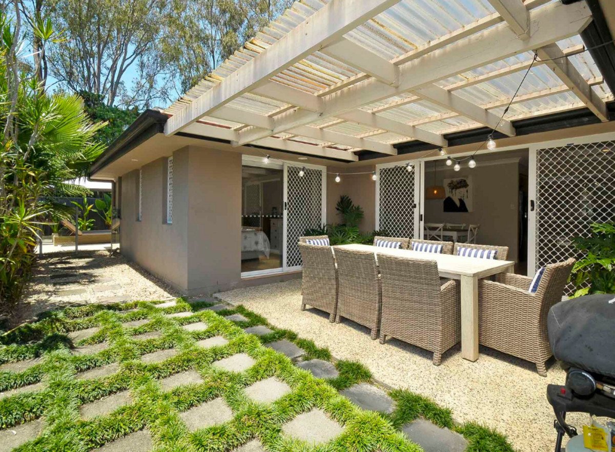 7 Seville Circuit BURLEIGH WATERS 13