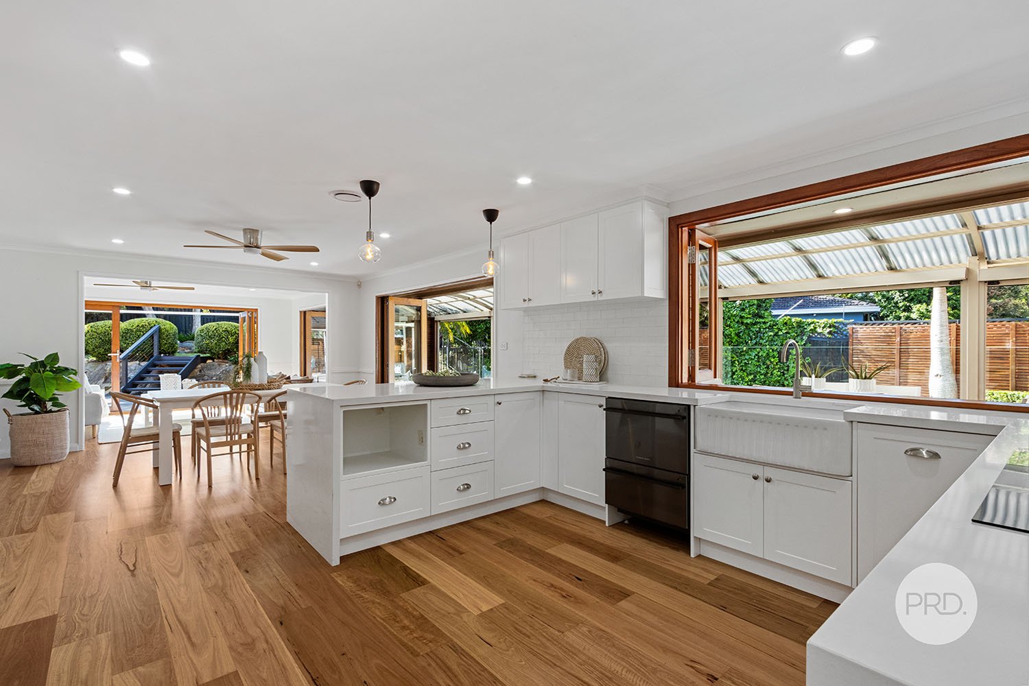 7 Shore Close ILLAWONG 4
