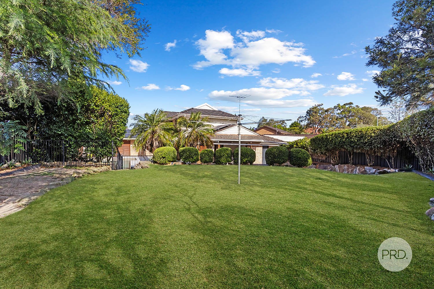 7 Shore Close ILLAWONG 9