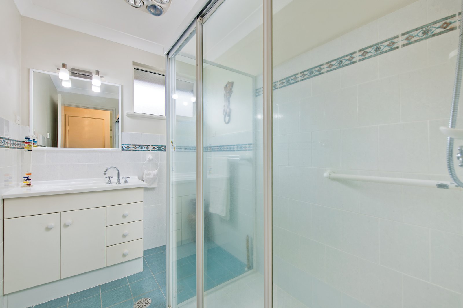 7 Sirius Drive LAKEWOOD 8