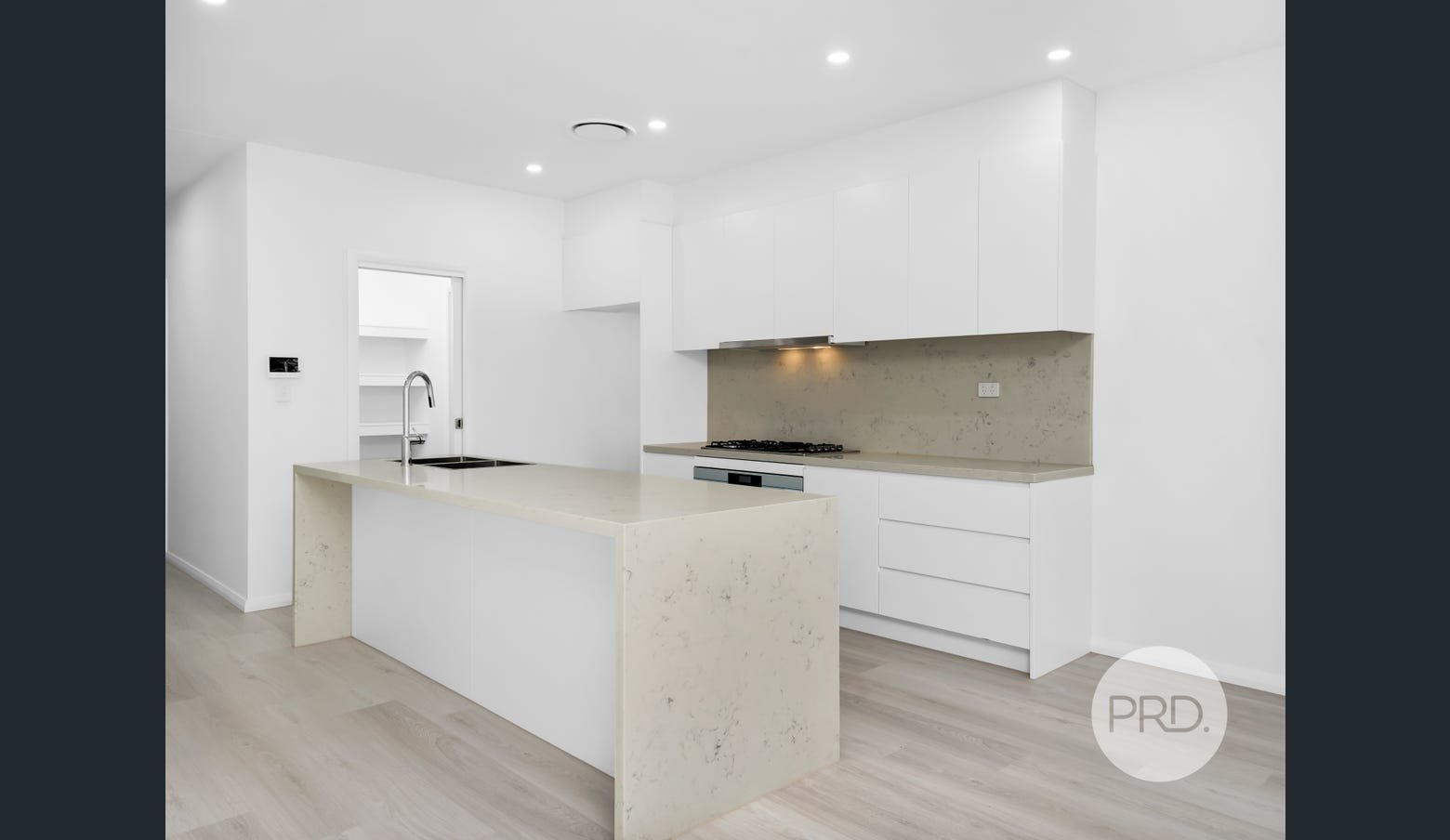 7 Skyline St  MENANGLE PARK 8