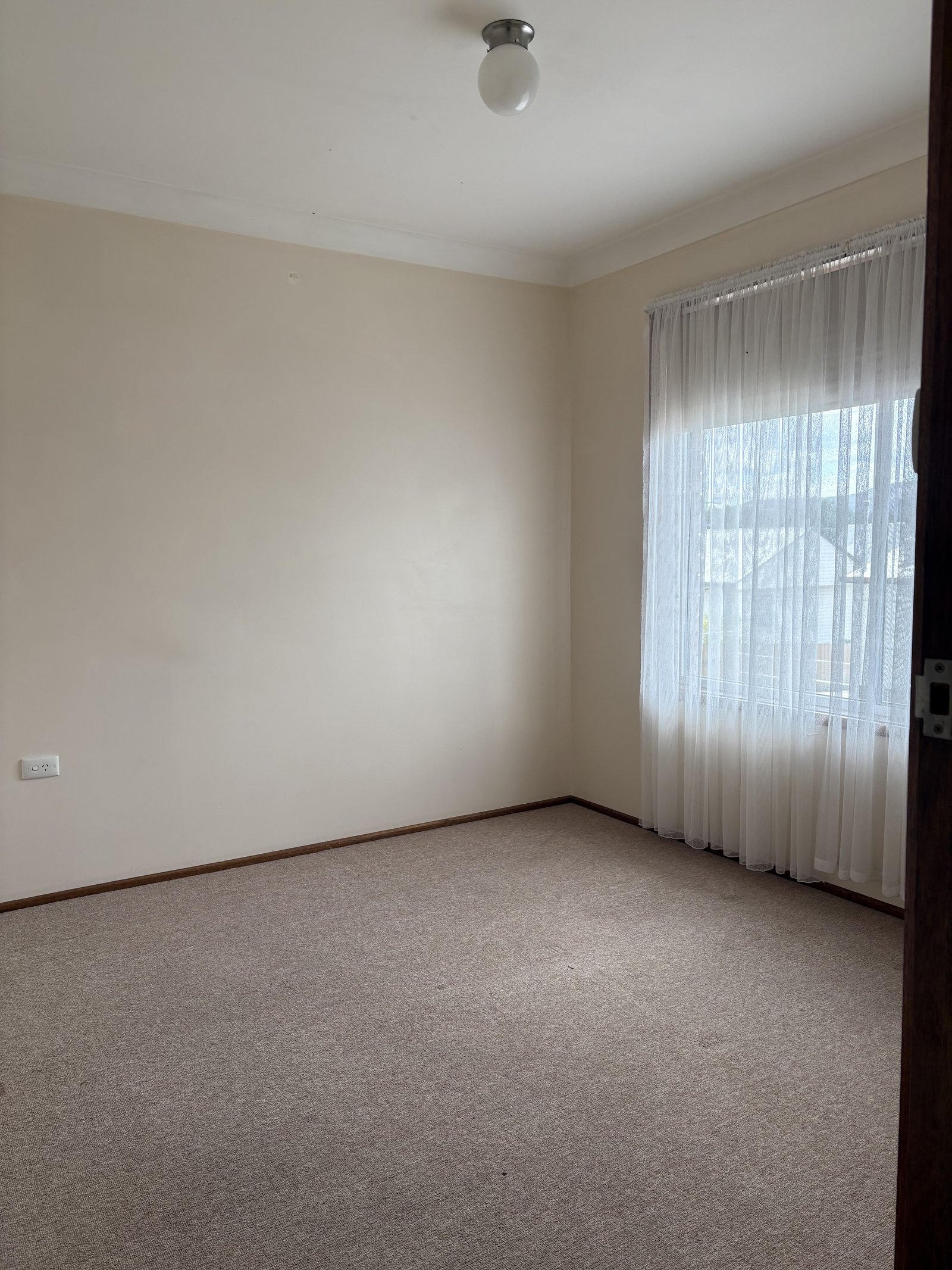 7 Smiles Street TUMUT 10