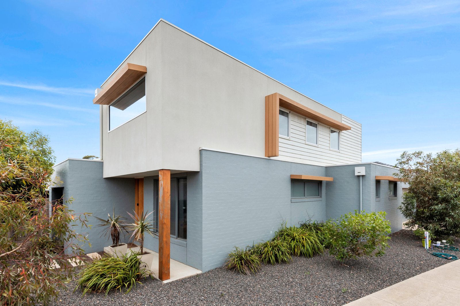 Gallery: 7 Snow Street