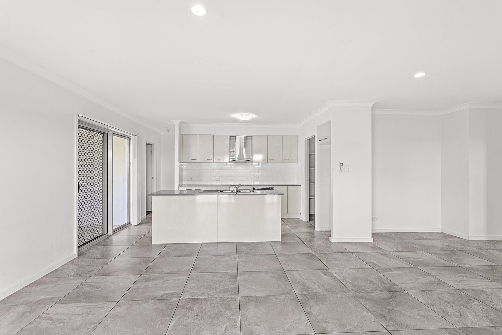 7 Spritsail Crescent CANNONVALE 4