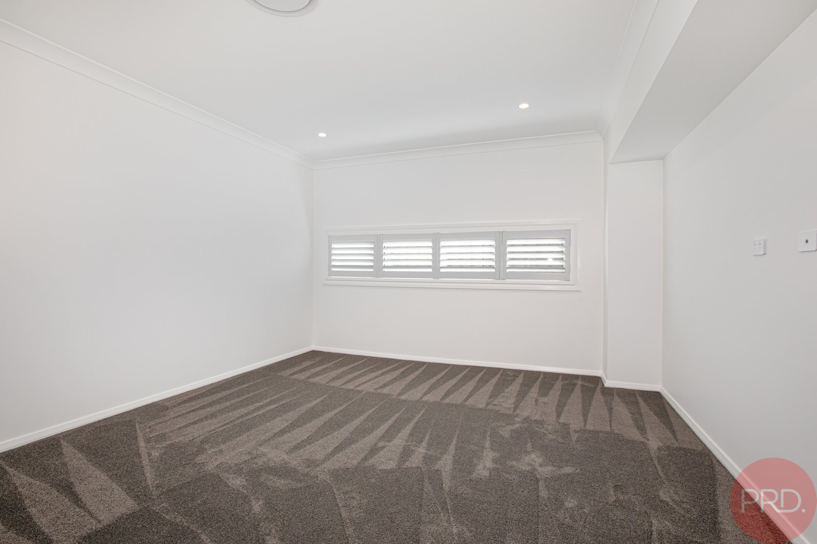 7 Stayard Drive LARGS 12