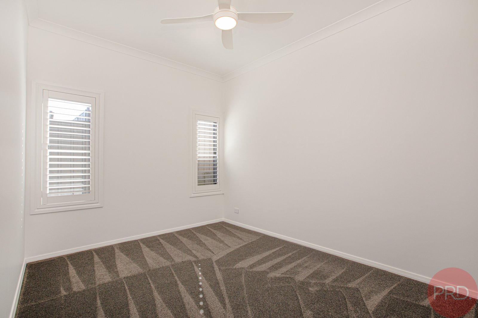 7 Stayard Drive LARGS 14