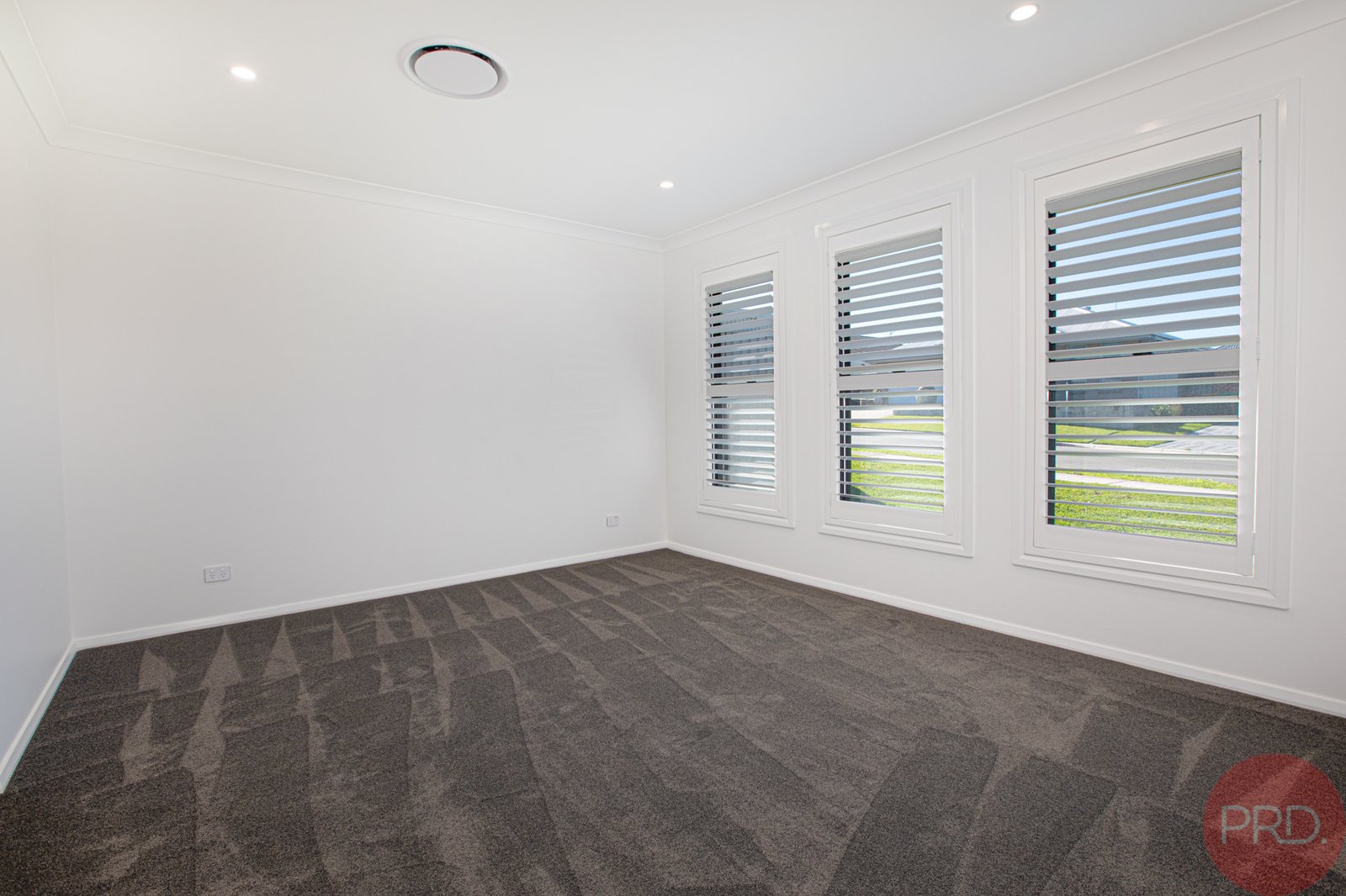 7 Stayard Drive LARGS 15