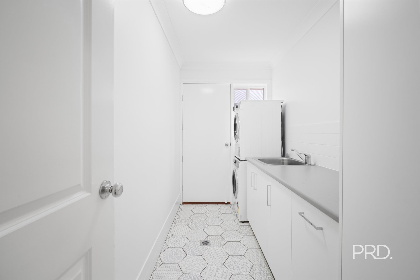 7 Sturrock Drive BOOROOMA 8