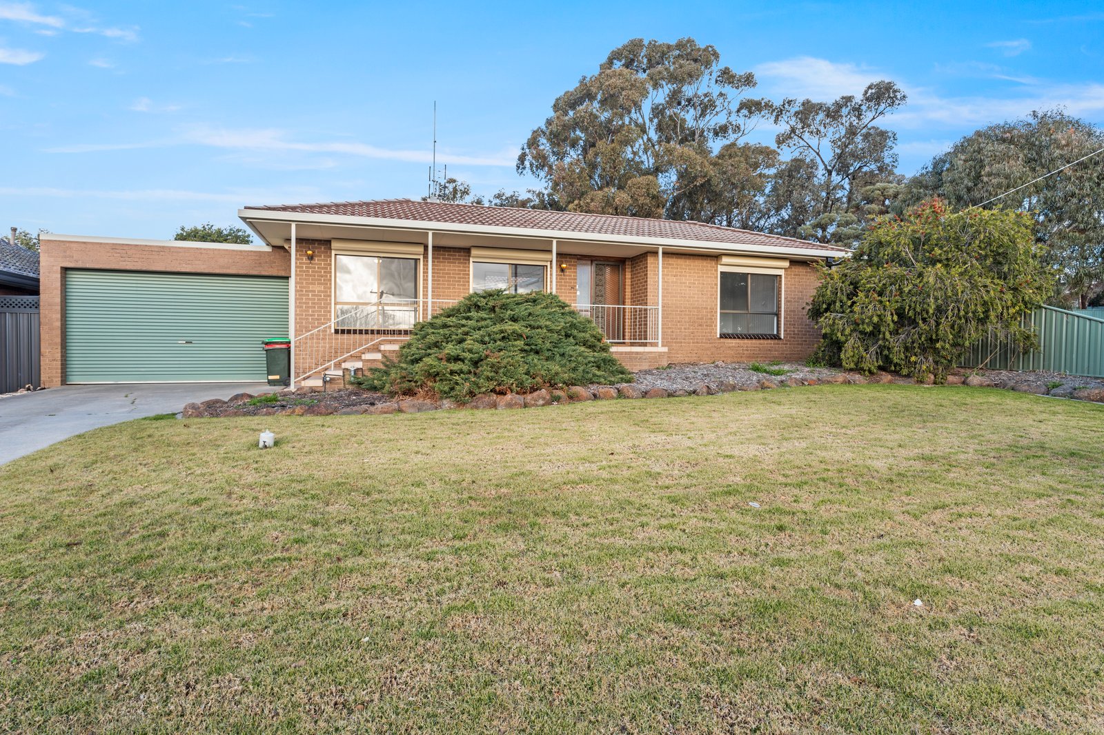7 Summit Drive KENNINGTON 1
