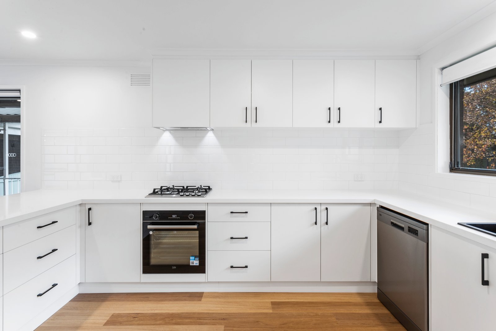 7 Summit Drive KENNINGTON 4