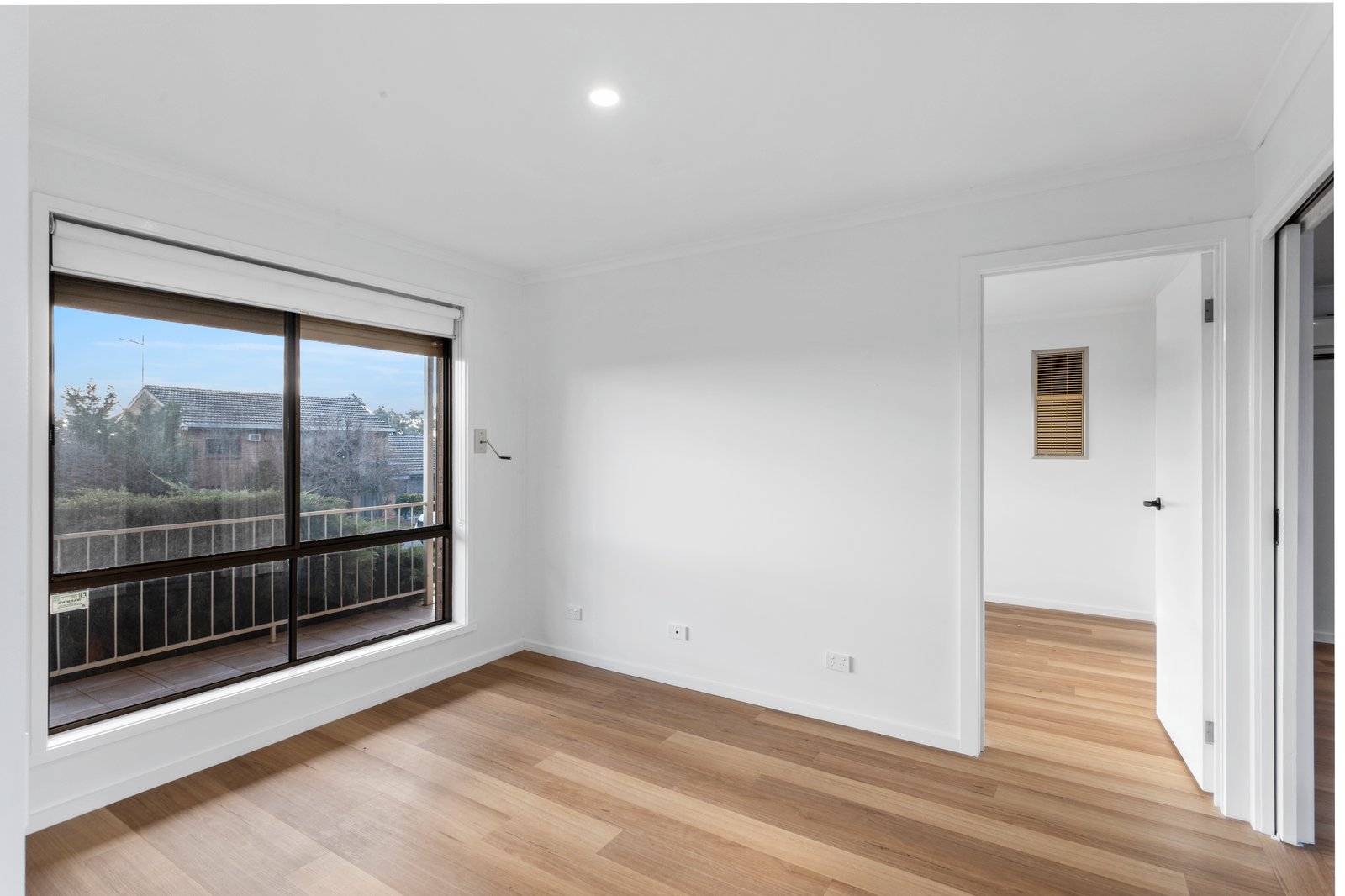 7 Summit Drive KENNINGTON 7