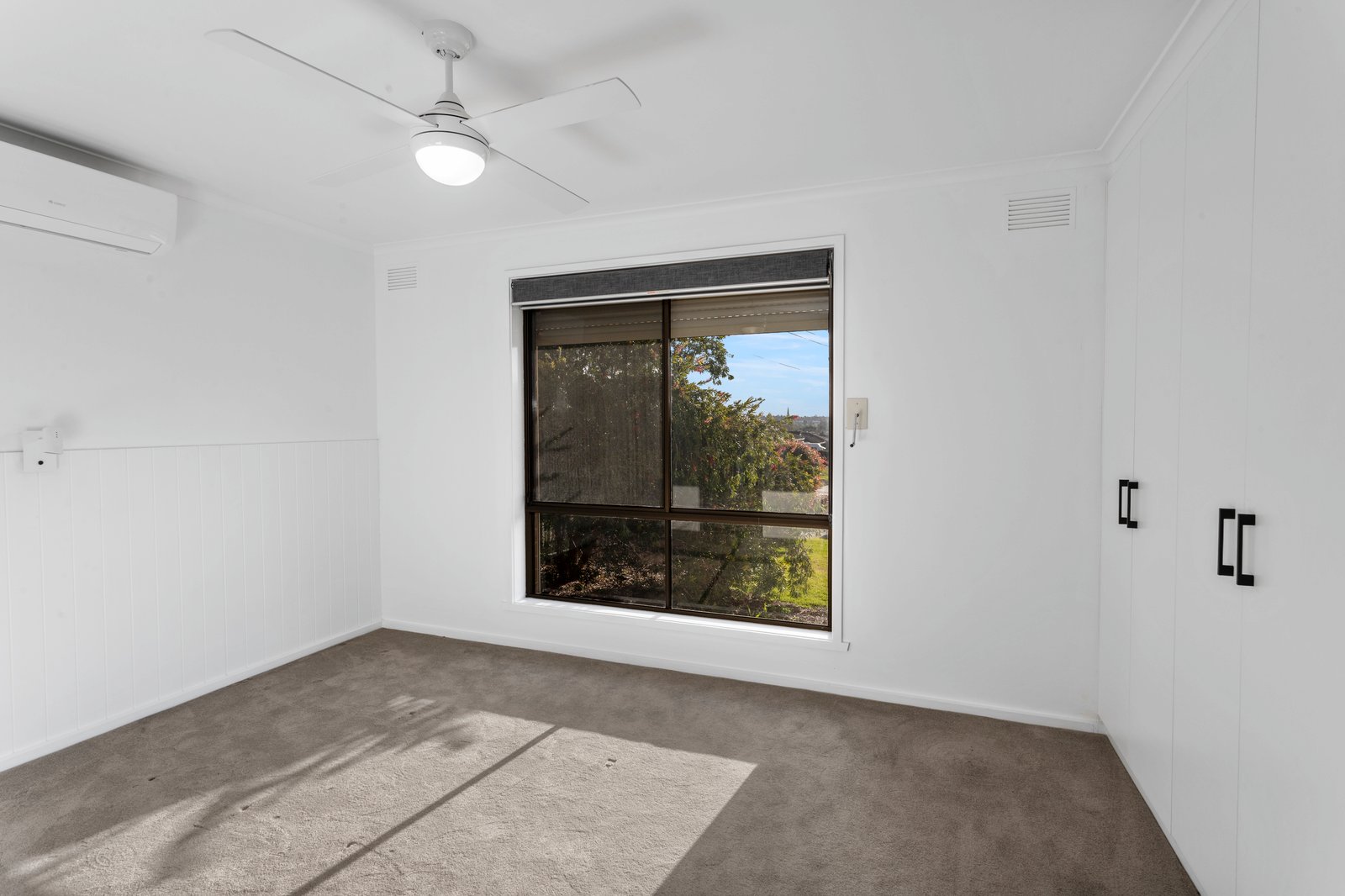 7 Summit Drive KENNINGTON 11