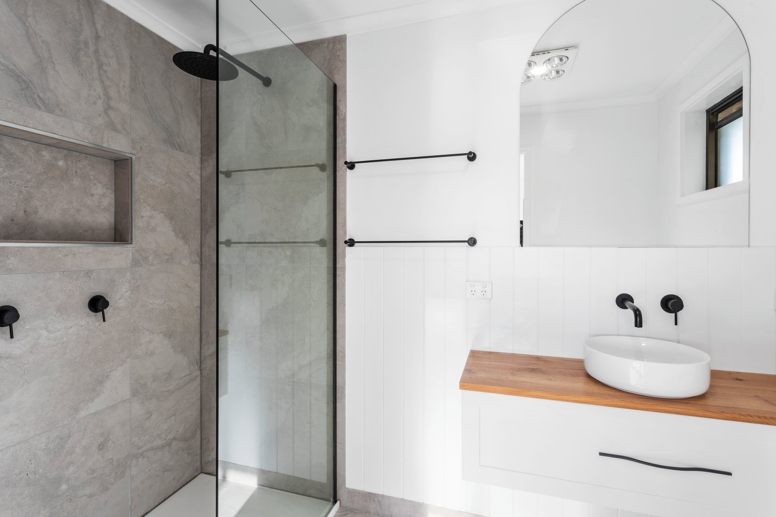 7 Summit Drive KENNINGTON 13