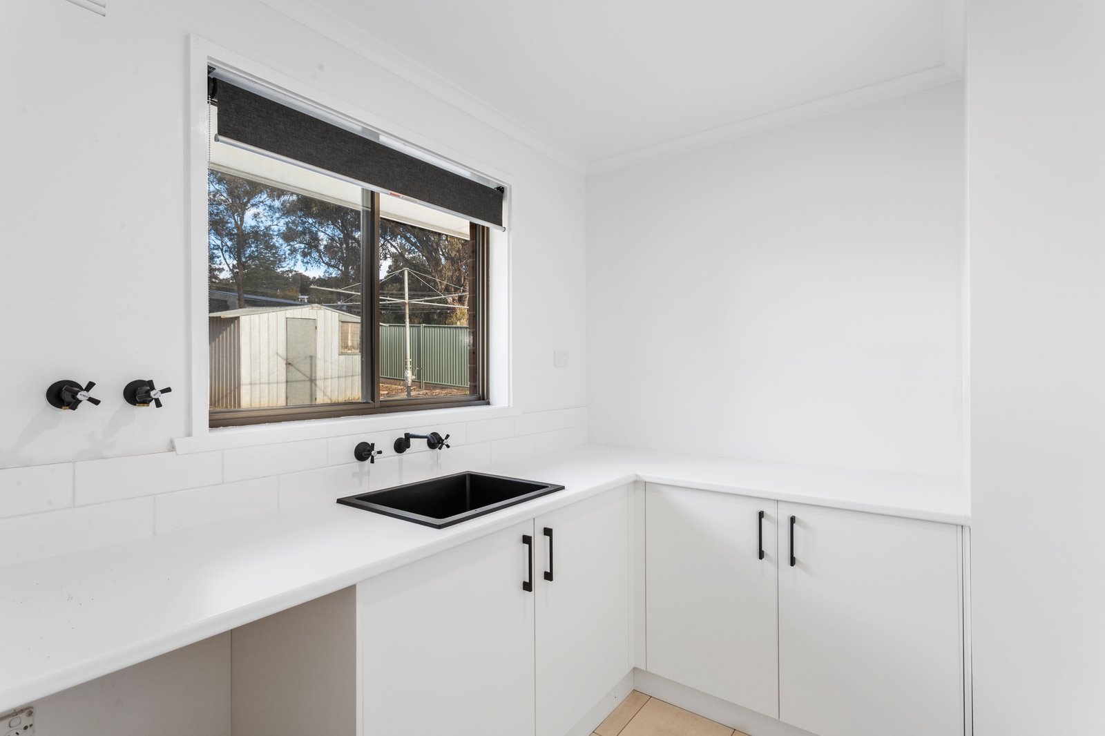 7 Summit Drive KENNINGTON 14