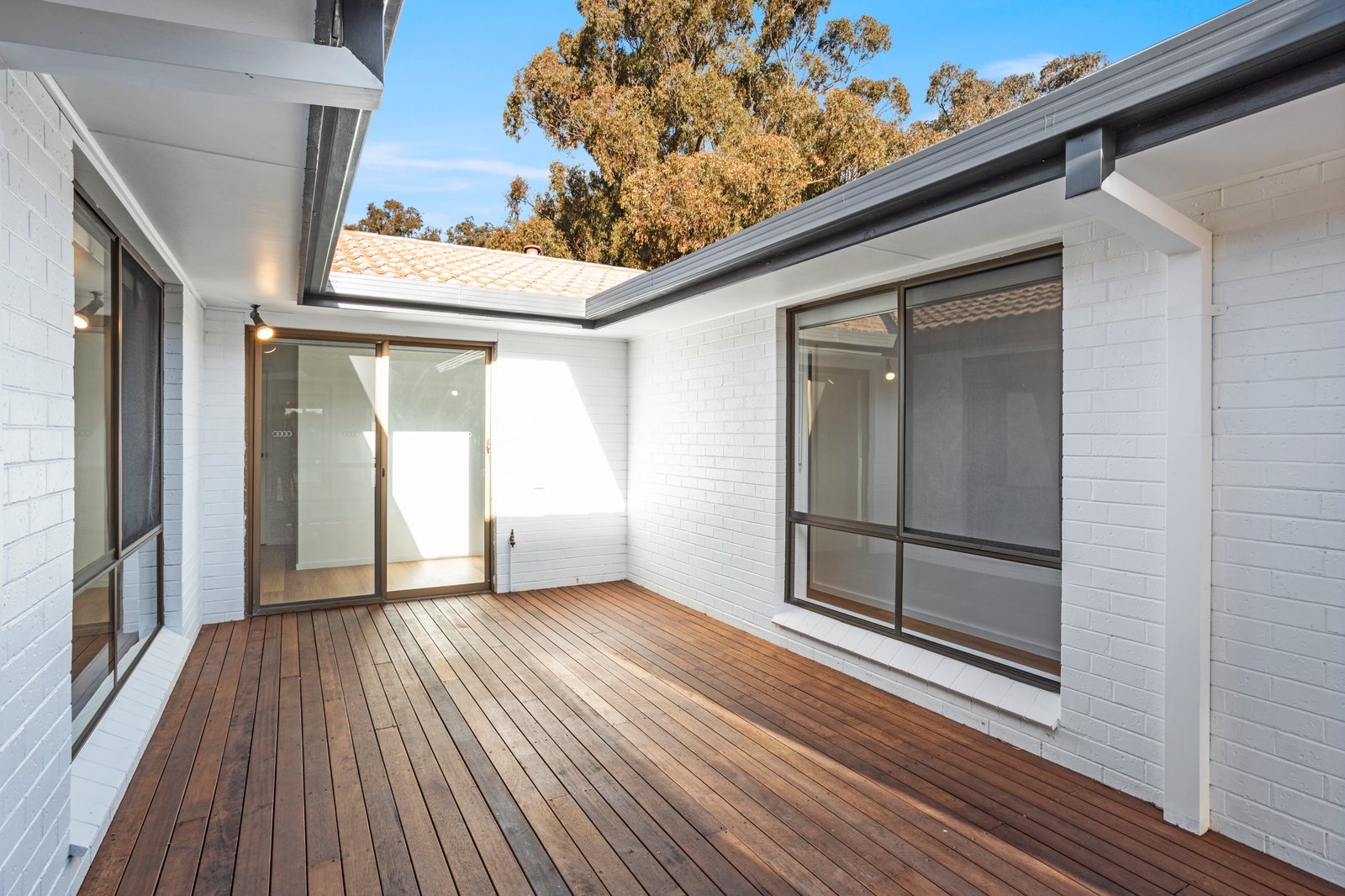 7 Summit Drive KENNINGTON 15