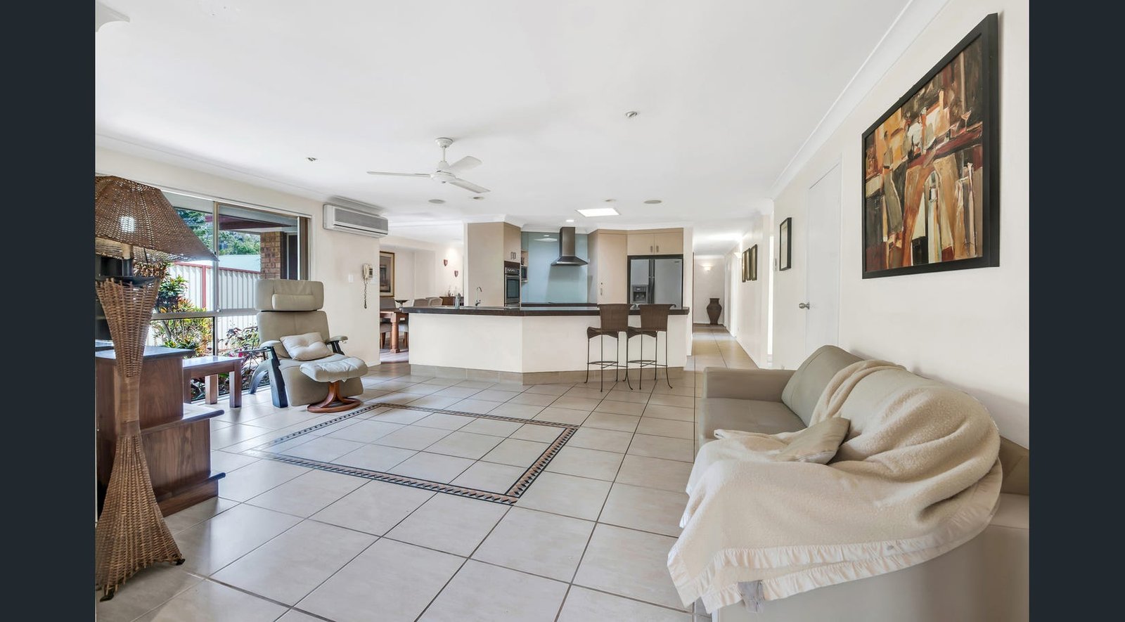 7 Sun Valley Drive ASHMORE 8