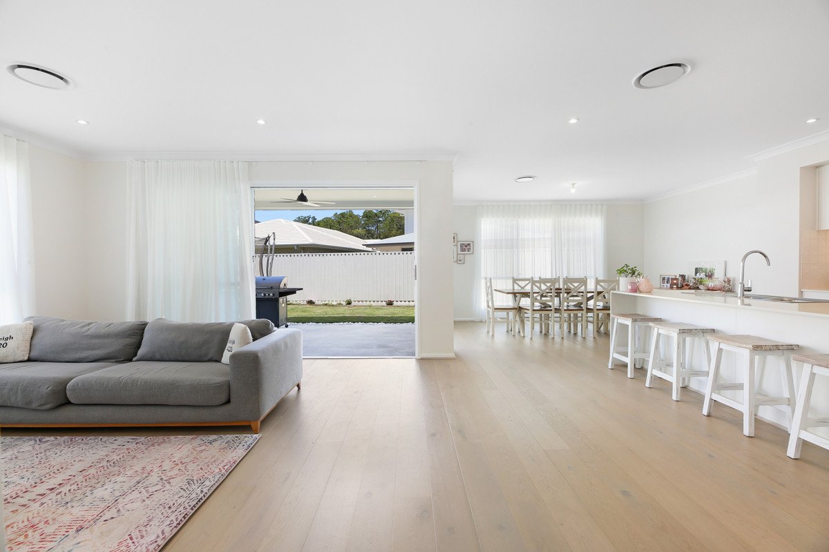 7 Suncove Court Burleigh Heads 3