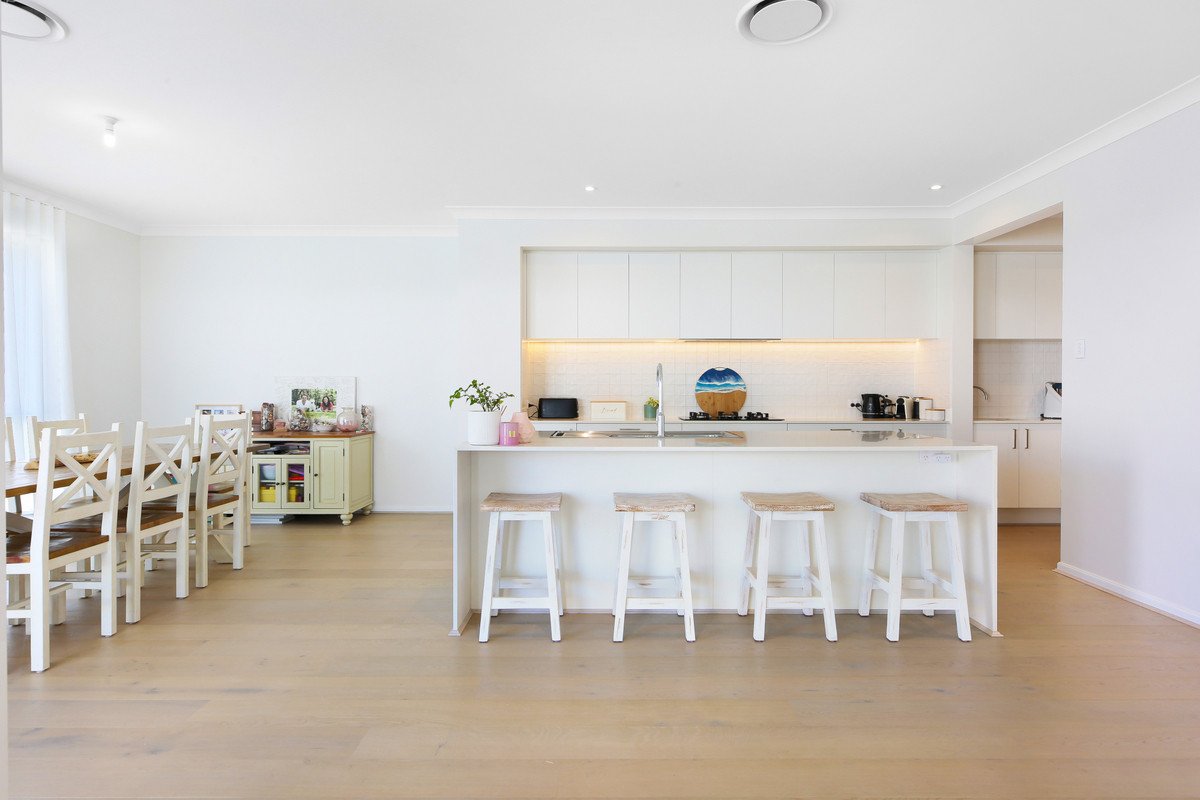 7 Suncove Court Burleigh Heads 4