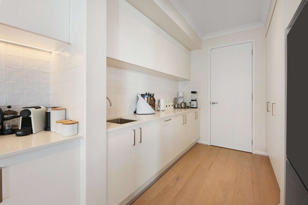 7 Suncove Court Burleigh Heads 6