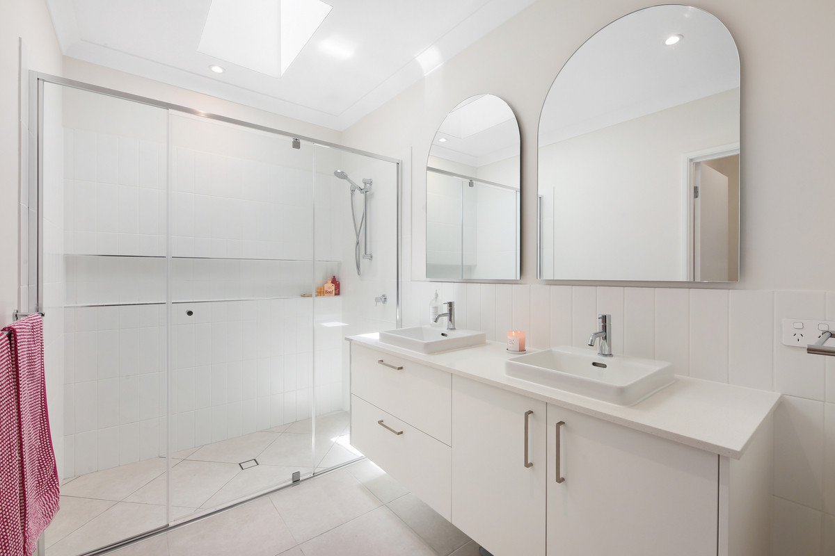 7 Suncove Court Burleigh Heads 16