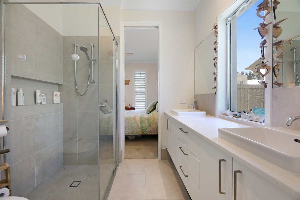 7 Suncove Court Burleigh Heads 24