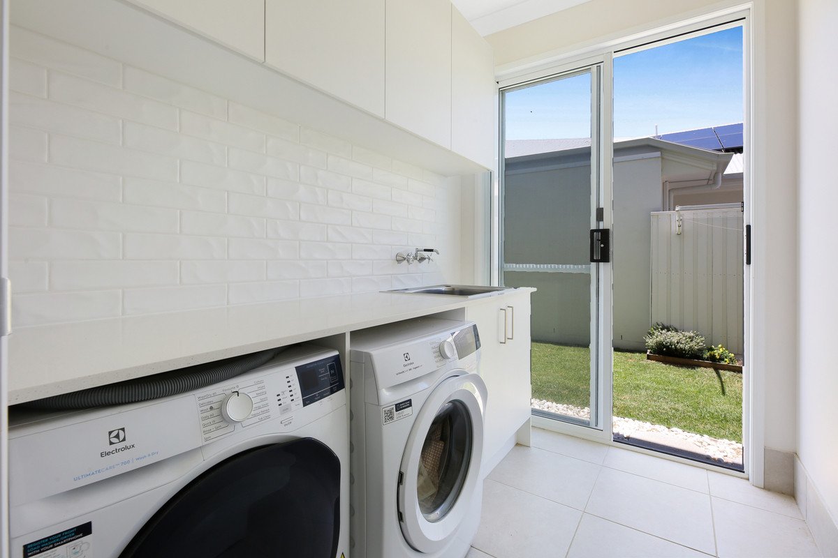 7 Suncove Court Burleigh Heads 29