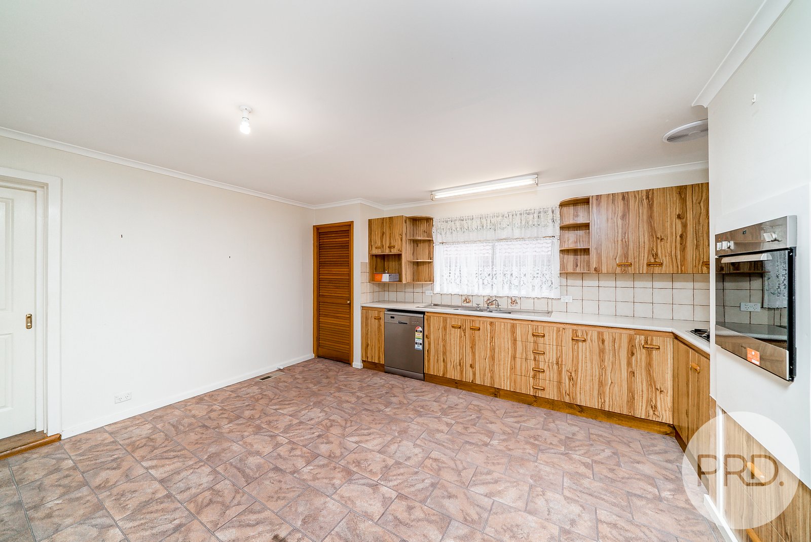 7 Swan Street ASHMONT 4