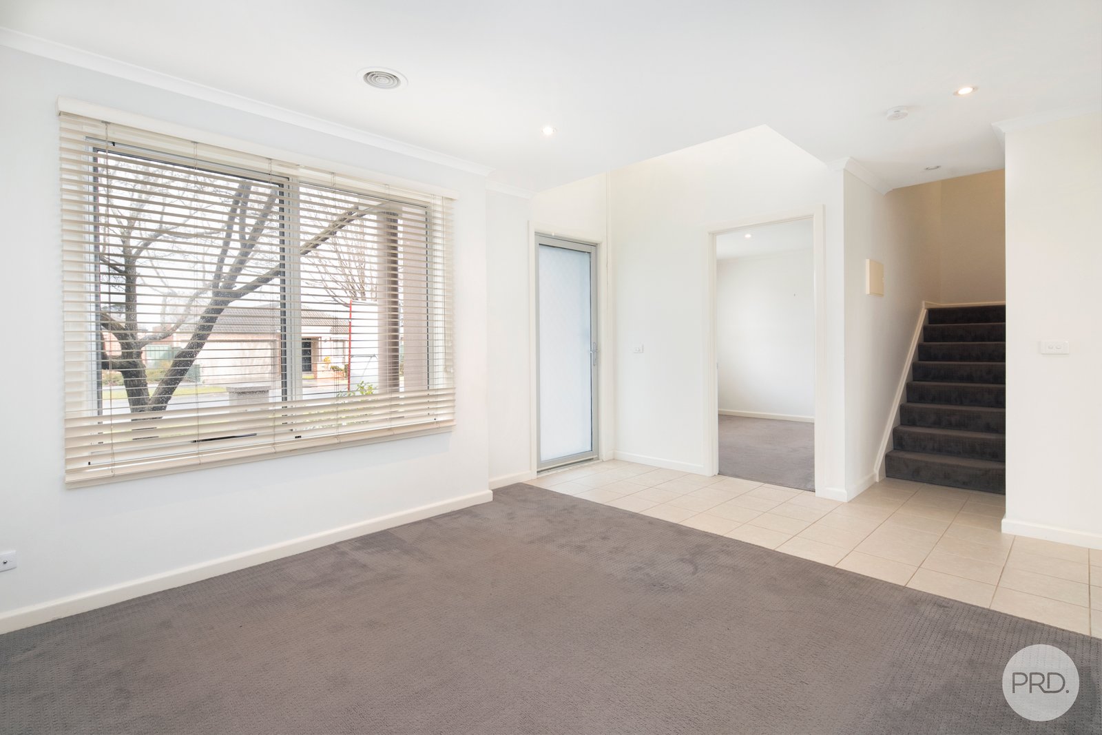 7 Taunton Place LAKE GARDENS 2