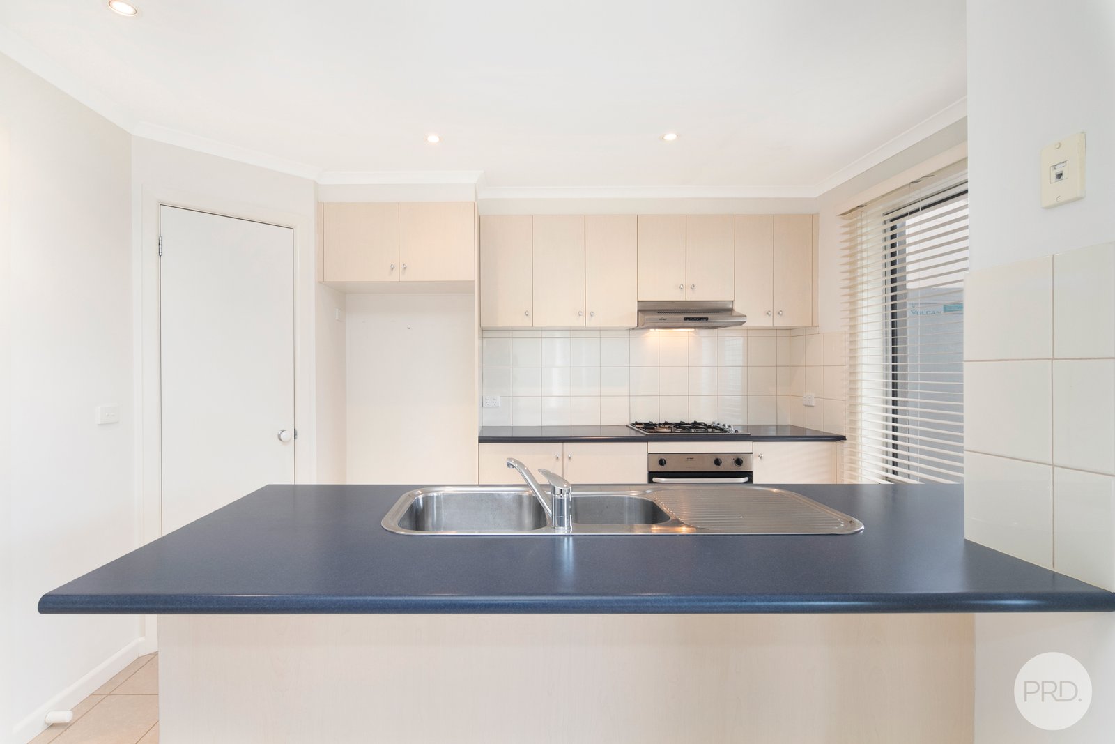 7 Taunton Place LAKE GARDENS 5