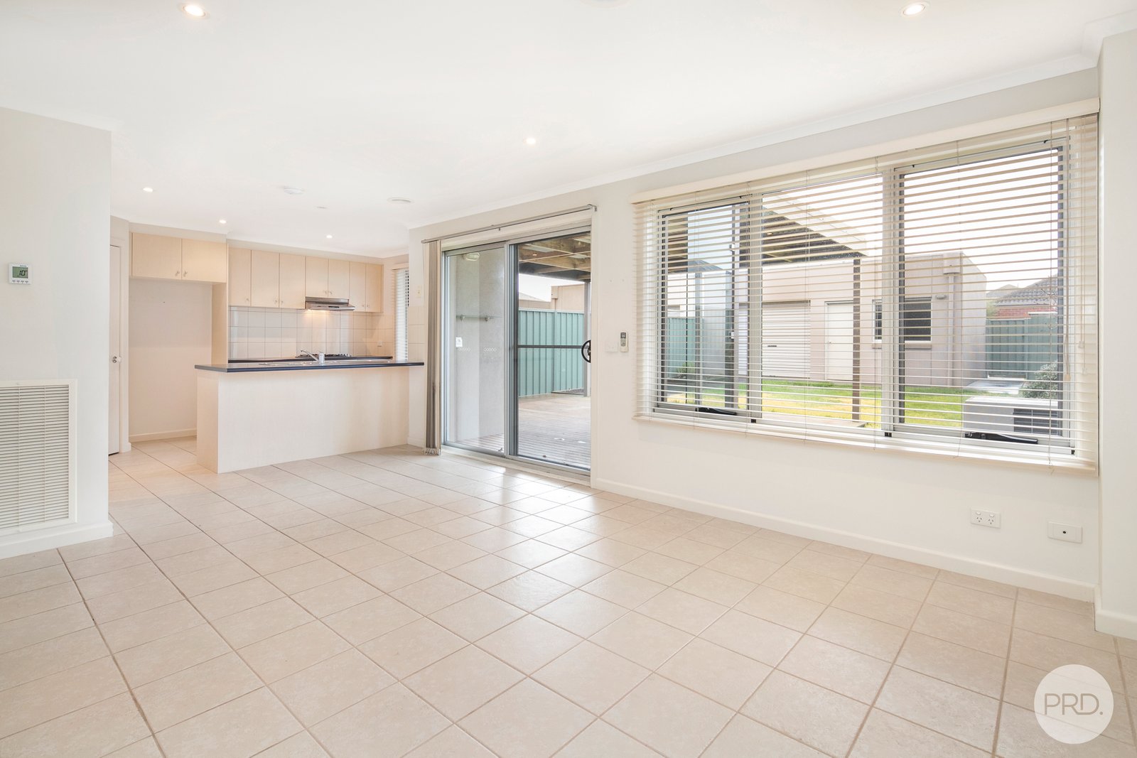 7 Taunton Place LAKE GARDENS 8