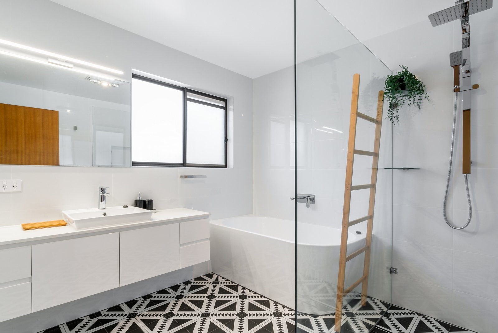 7 The Bowsprit  TWEED HEADS 9