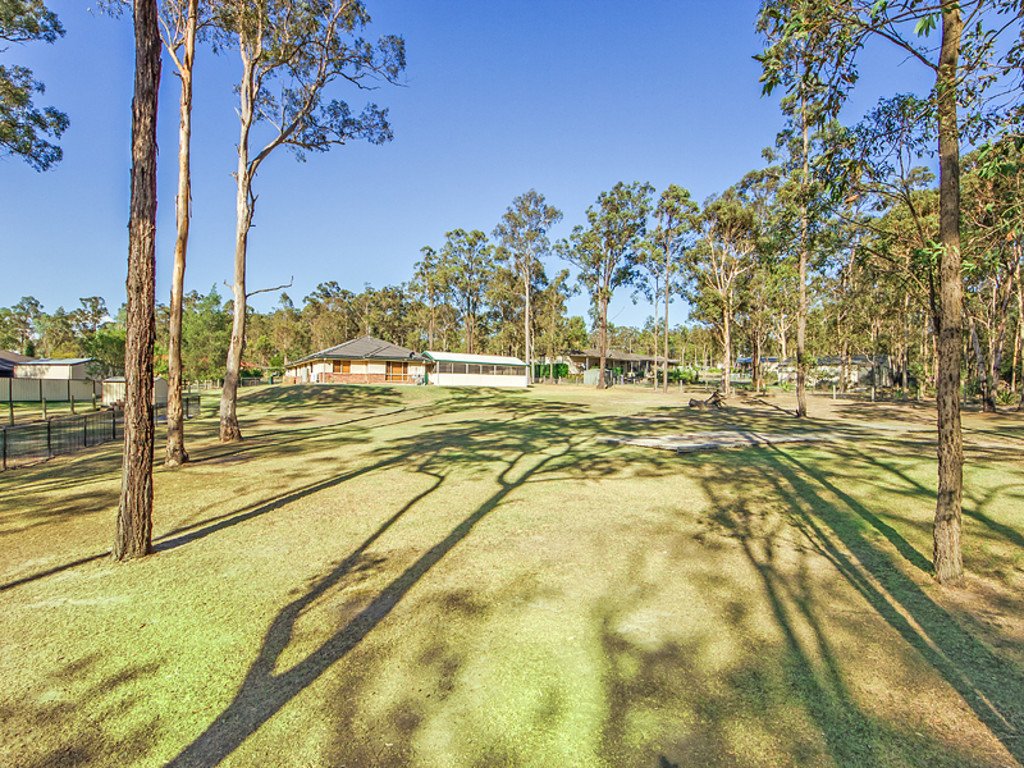 7 Thornbill Grove THORNTON 2