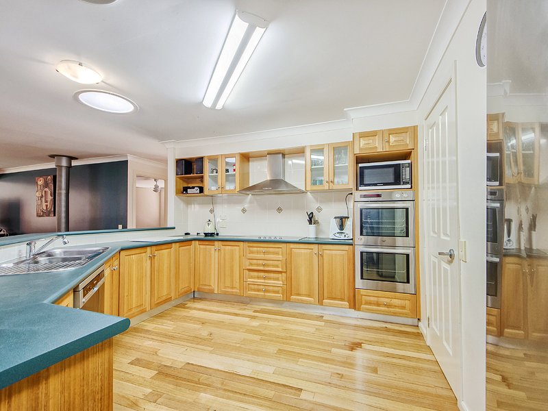 7 Thornbill Grove THORNTON 9