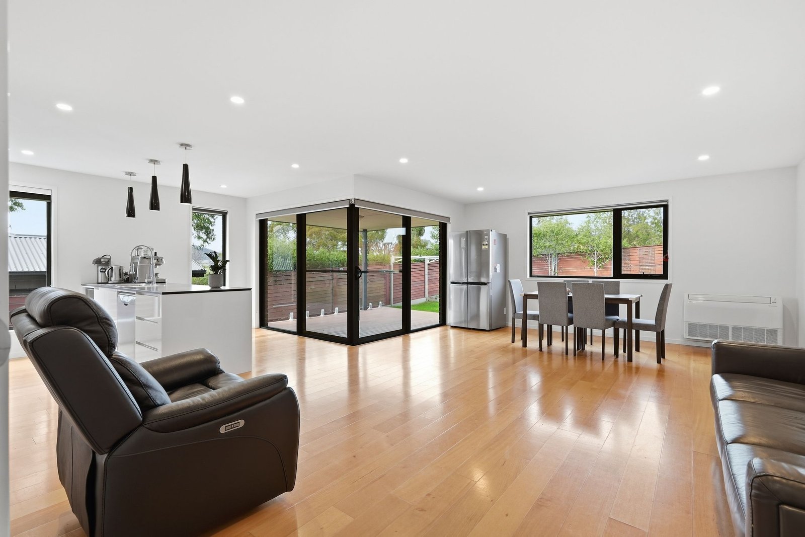 7 Threxton Way HOWRAH 4
