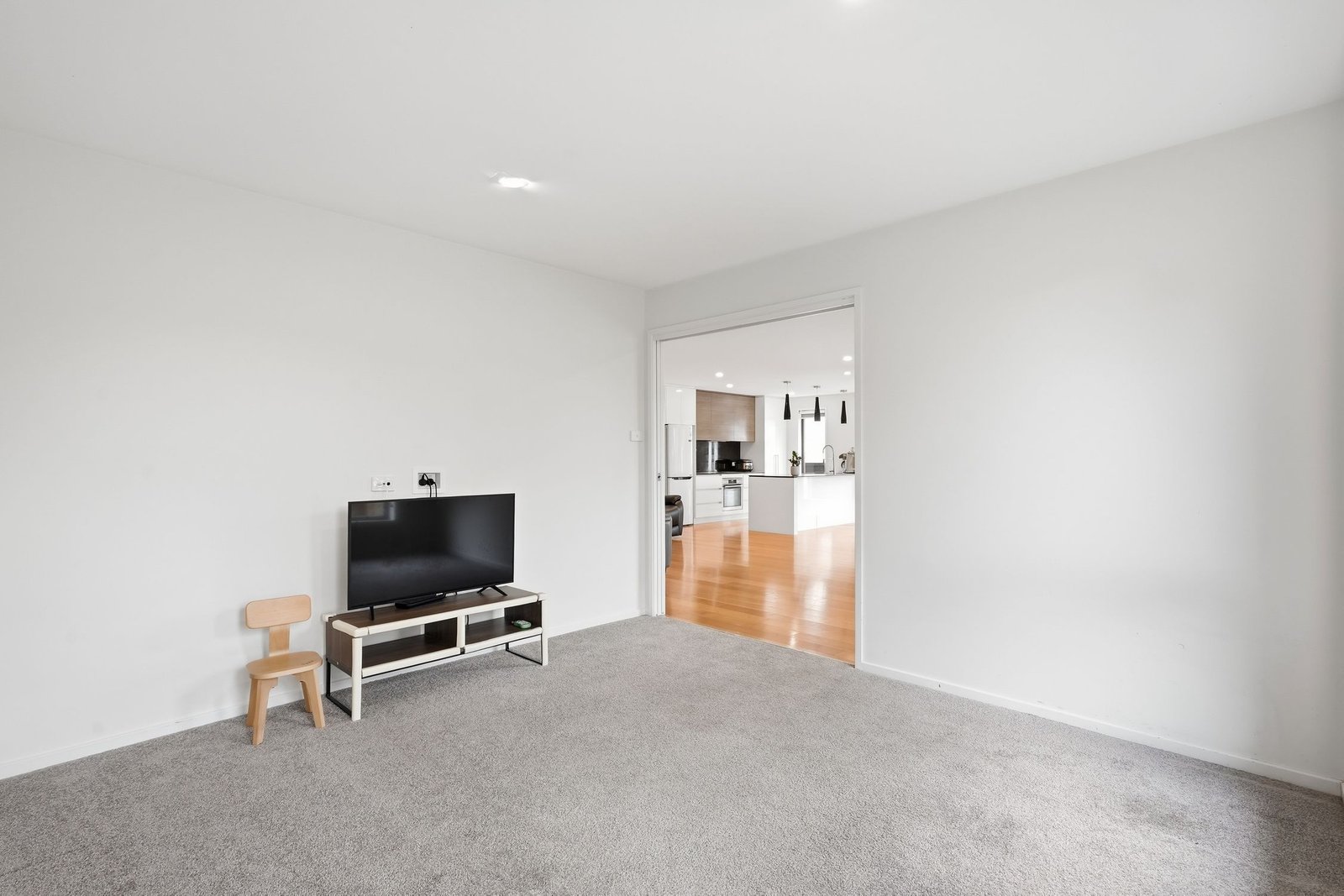 7 Threxton Way HOWRAH 6