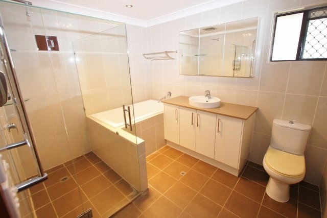 7 Tibor Court ASHMORE 4