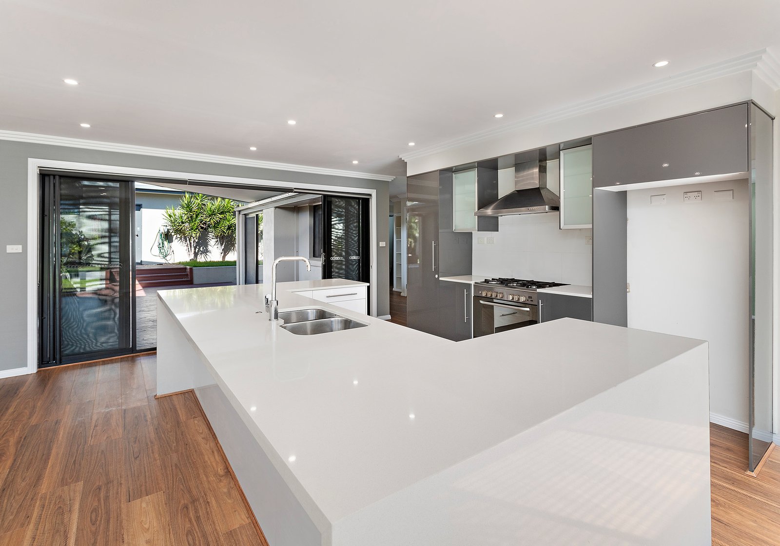 7 Timms Place HORSLEY 2