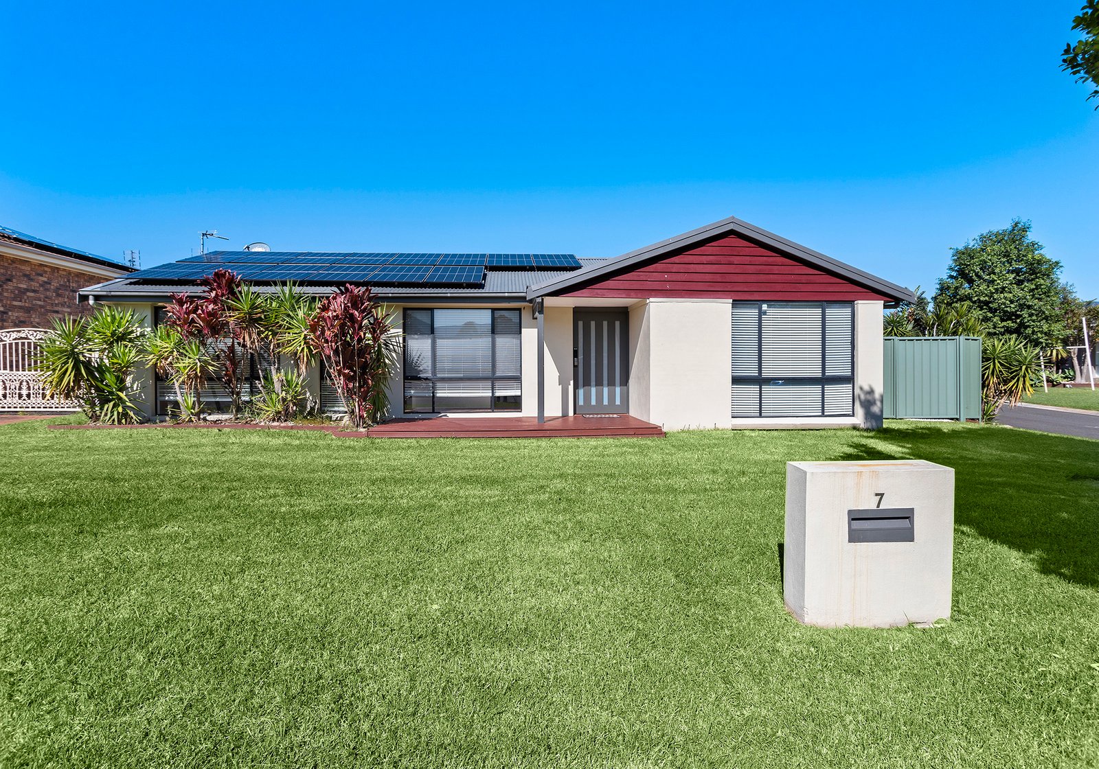 7 Timms Place HORSLEY 1