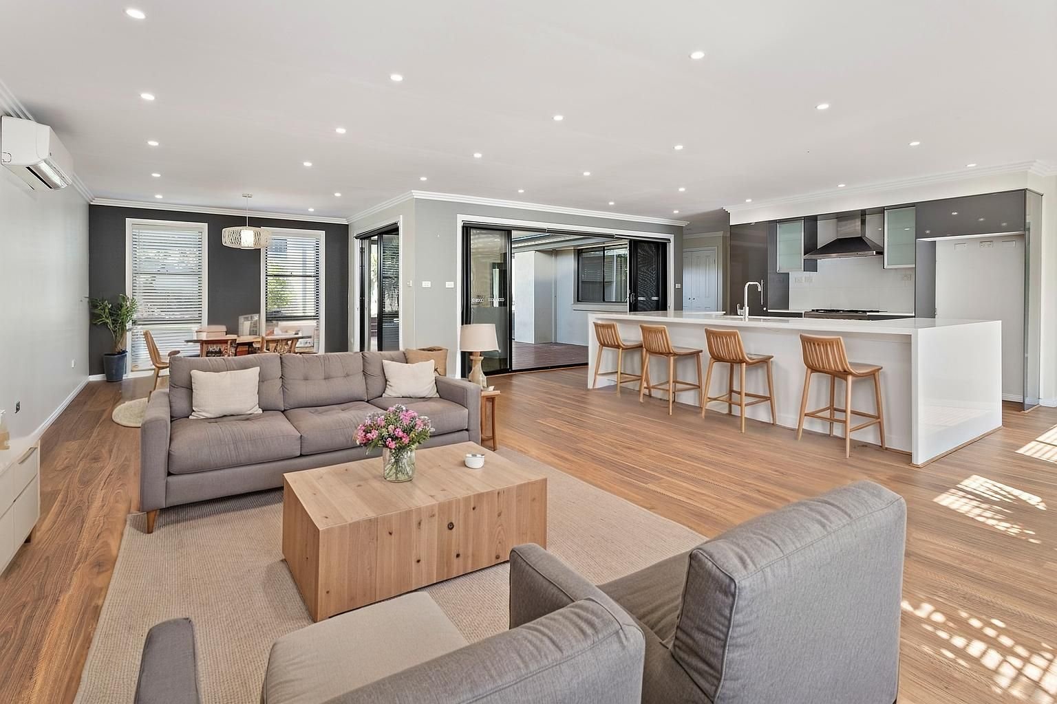 7 Timms Place HORSLEY 3