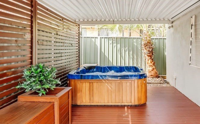 7 Timms Place HORSLEY 9