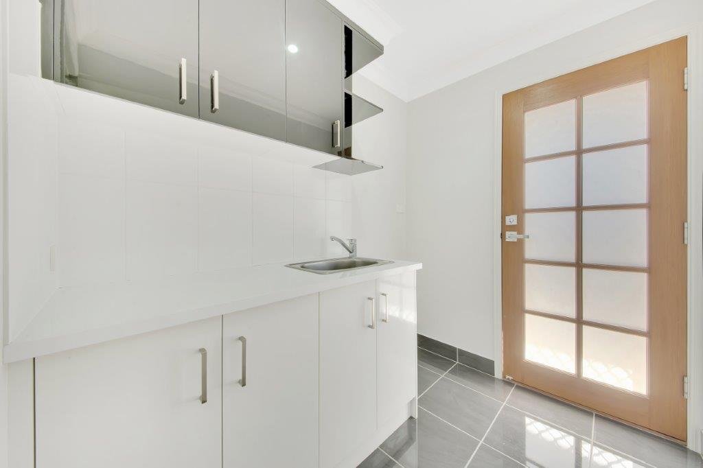 7 Tina Drive TANNUM SANDS 8