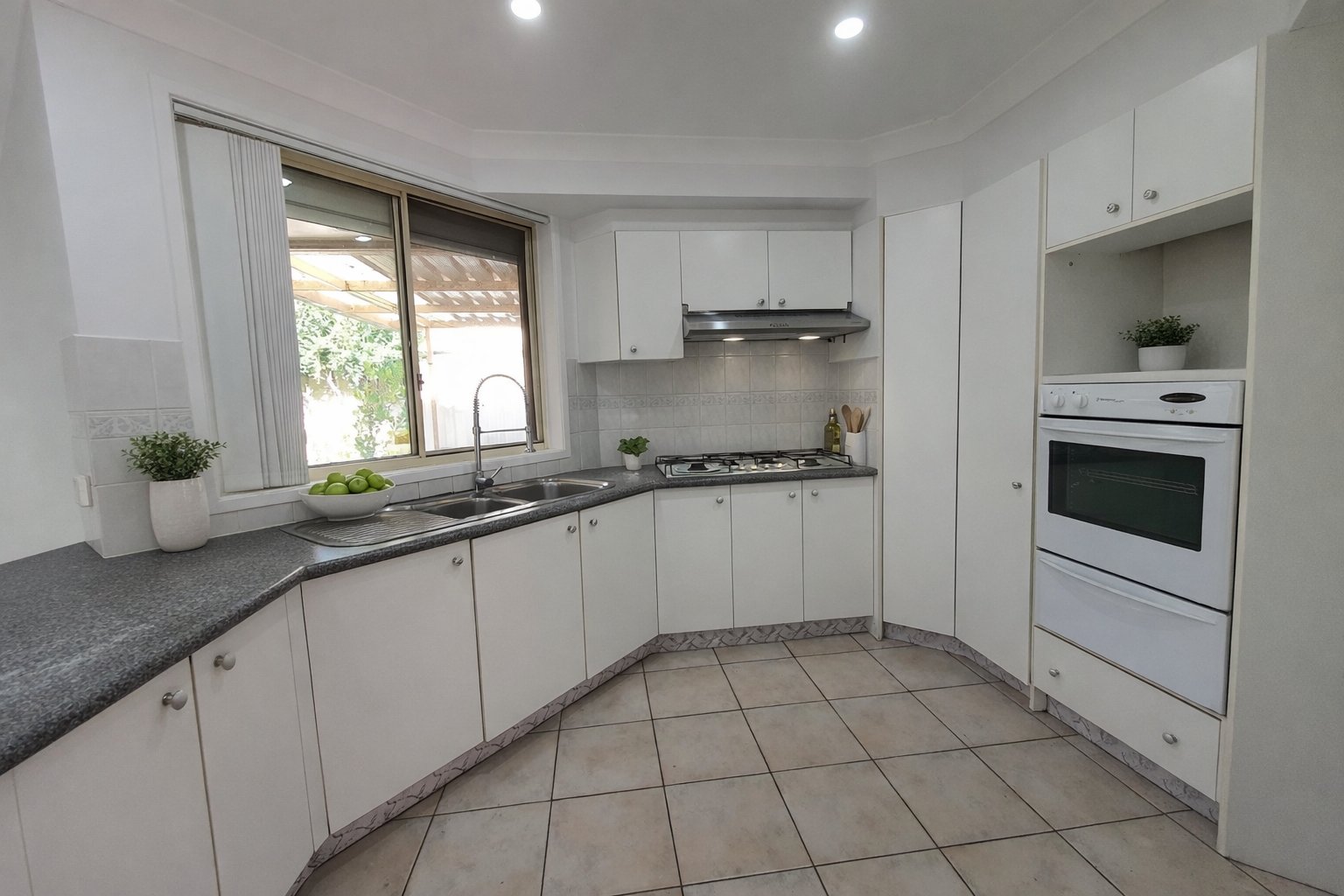 7 Topnot Ave  HINCHINBROOK 2