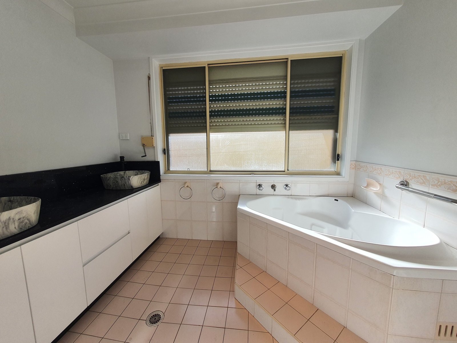 7 Topnot Ave  HINCHINBROOK 6