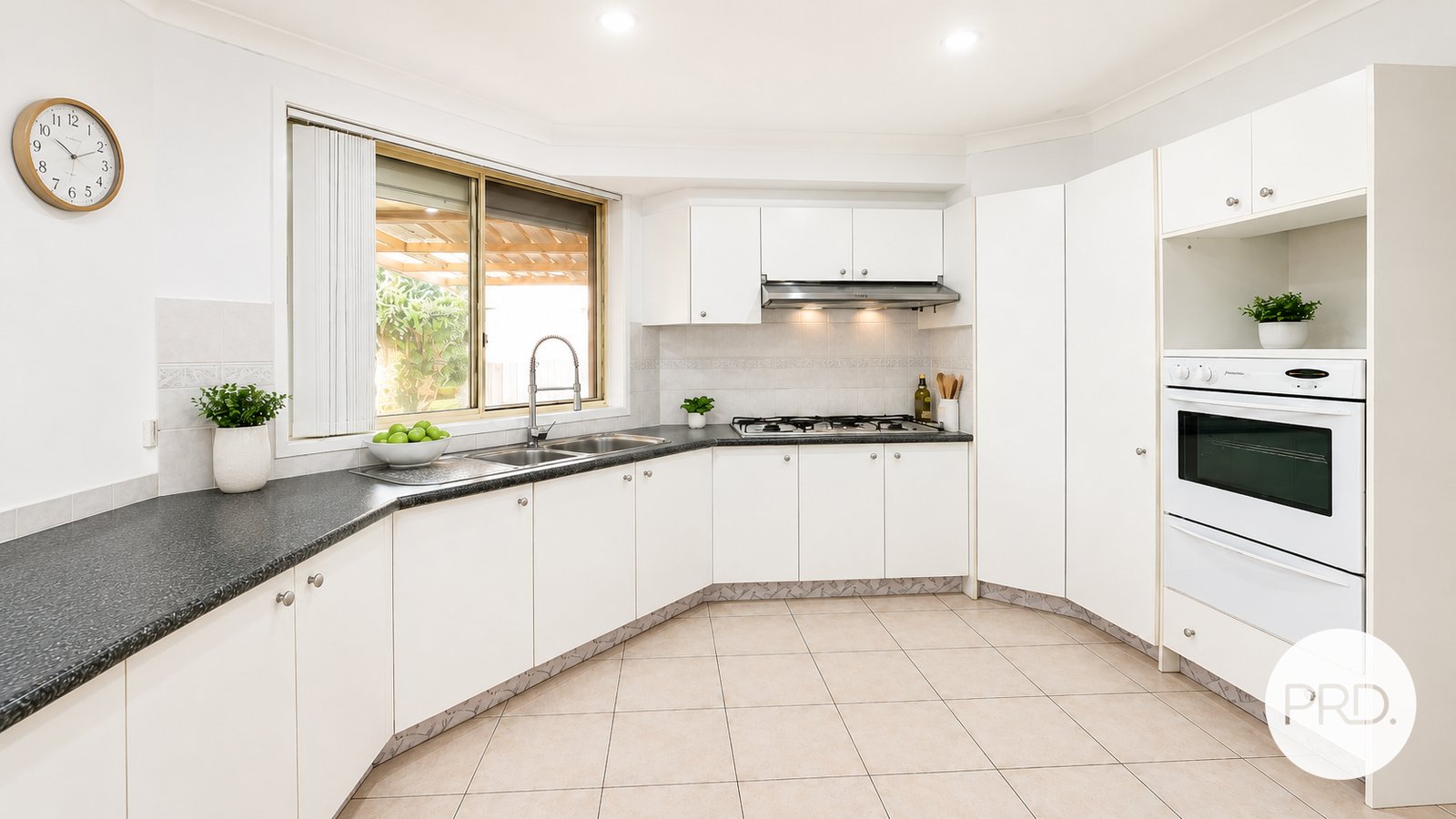 7 Topnot Ave  HINCHINBROOK 3