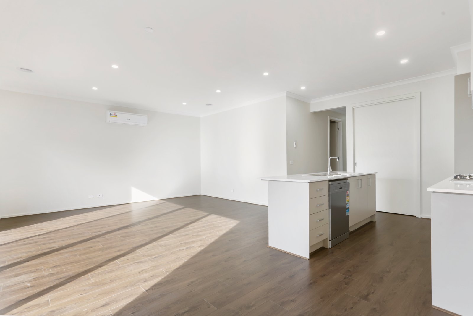 Gallery: 7 Trafalgar Walk