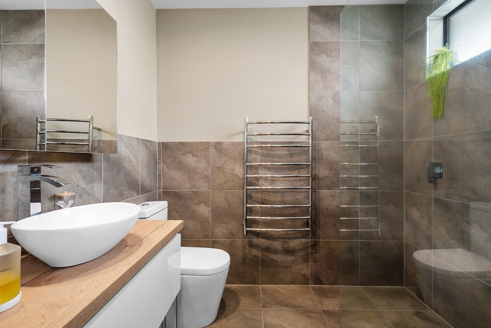 Real Estate and Property in 7 Tributary Way, Woodend, VIC