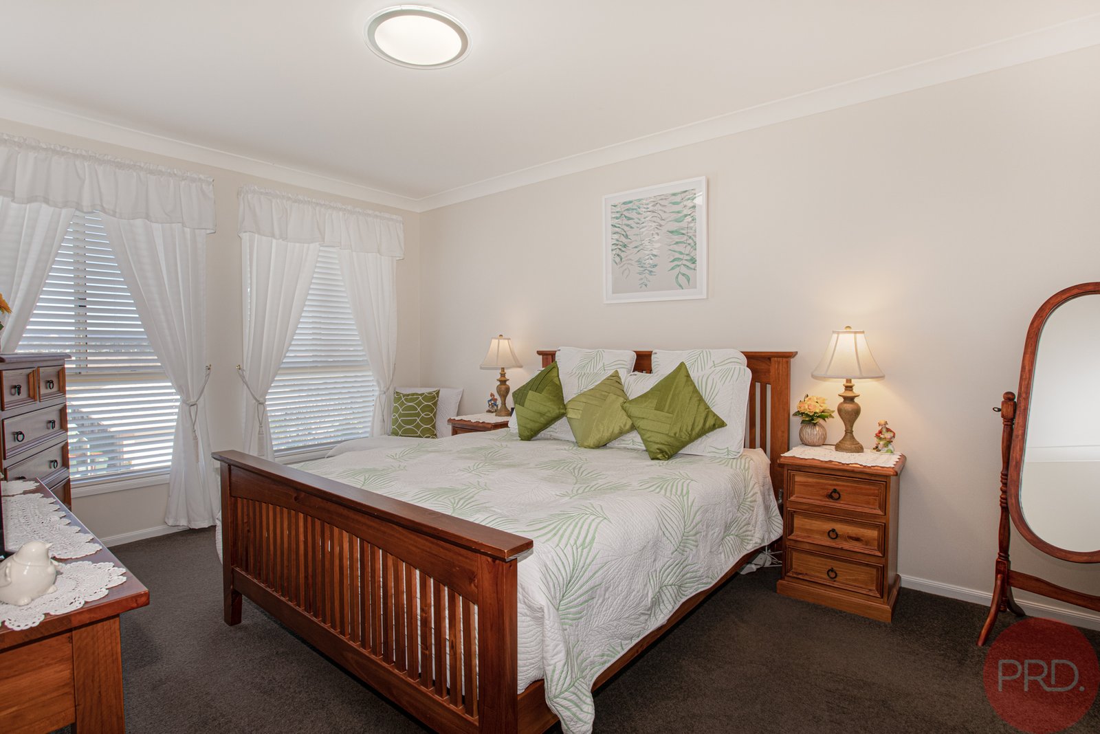 7 Tristania Court THORNTON 11