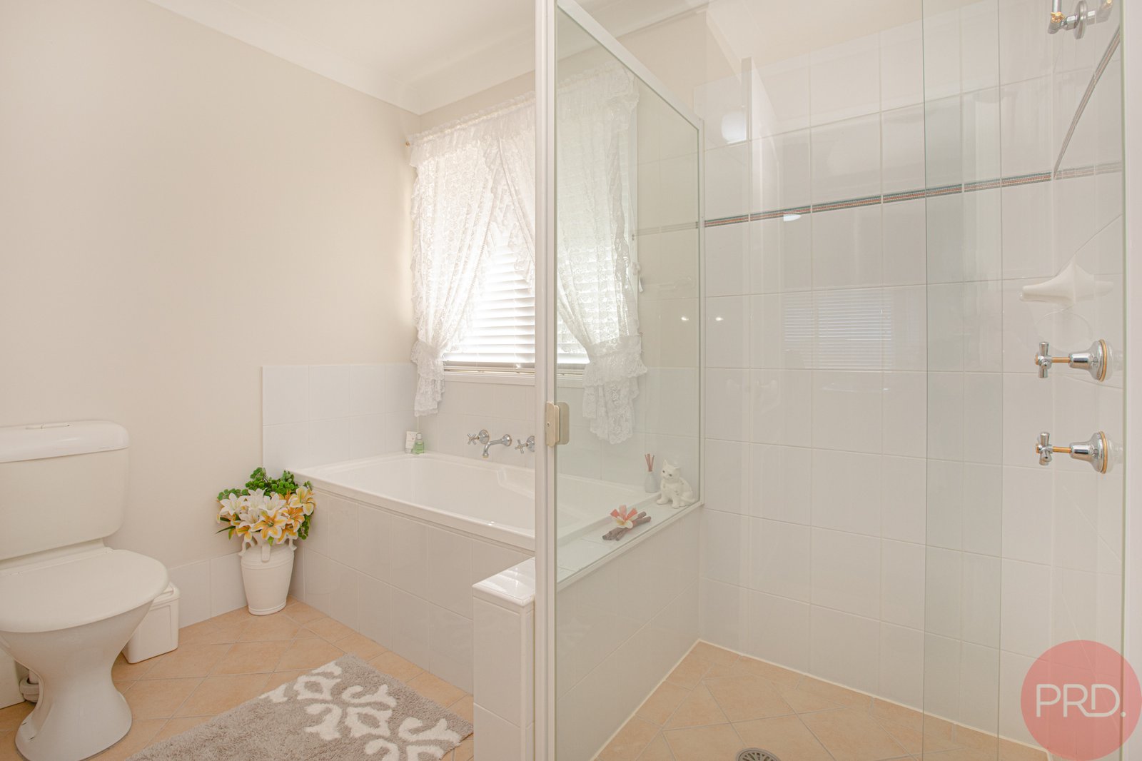 7 Tristania Court THORNTON 16