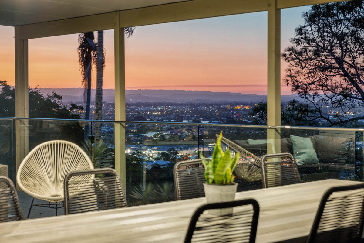 7 Vantage Point Drive Burleigh Heads 4